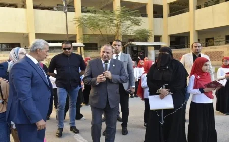 محافظ بورسعيد يتأكد من انتظام العملية الدراسية في معهد الزهور الأزهري