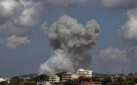 غارات جوية إسرائيلية تستهدف معسكرات حزب الله في لبنان