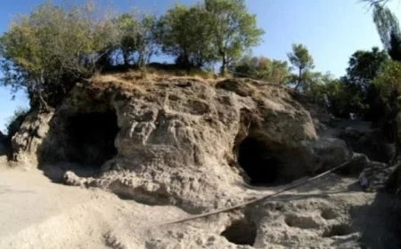 اكتشاف مذهل لكهف مقدس في معبد يعود تاريخه إلى 2700 عام