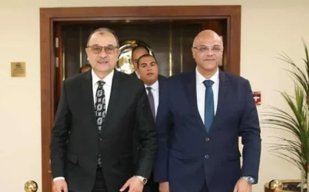 وزير قطاع الأعمال يلتقي محافظ القليوبية لتعزيز التنمية المستدامة وخدمة المواطنين