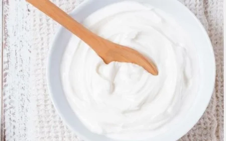 اكتشف 5 وصفات طبيعية مذهلة لتفتيح البشرة باستخدام الزبادي