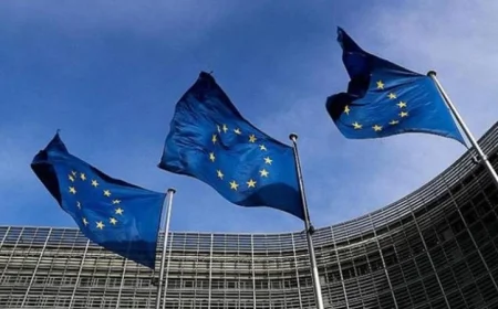 تحقيق المفوضية الأوروبية في التزام تطبيقات معايير حماية الأطفال الرقمية