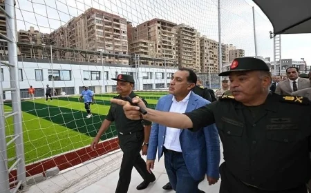 رئيس الوزراء يقوم بجولة تفقدية في فندق ونادي القوات المسلحة للمدنيين والعسكريين ببنها