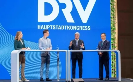 وزير السياحة والآثار يتواجد في اجتماع اتحاد شركات السياحة الألمانية في برلين لتعزيز التعاون السياحي