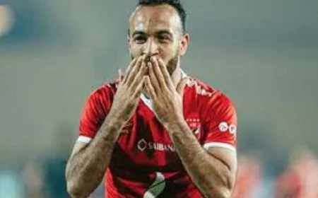 أنس النجار يتمنى قميص أفشة لطفل فلسطيني ونجم الأهلي يستجيب بحرارة