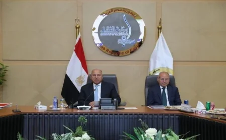 وزير الصناعة والنقل يناقش مع مصنعي الأسمنت أسباب انخفاض أسعار الأسمنت وتأثيرها على السوق