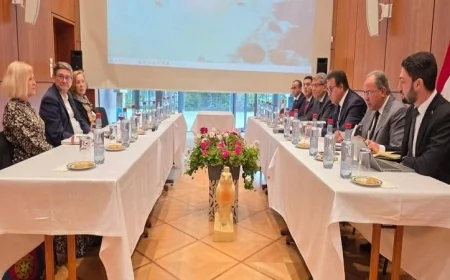 وزير الصحة يتعاون مع منظمة فريدنزدورف لتعزيز الدعم الطبي والإنساني للمتضررين