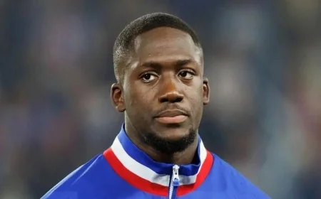 إصابة كوناتي تضع ليفربول في مأزق قبل انطلاق مباريات الدوري الإنجليزي الممتاز