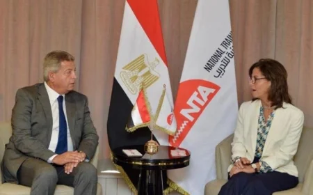 رئيس الهيئة الوطنية للإعلام يلتقي مع المدير التنفيذي ونائبه للأكاديمية الوطنية للتدريب