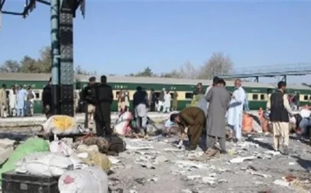 قادة باكستان يعبرون عن إدانتهم للهجوم الإرهابي على مركز تدريب الشرطة في شمال غرب البلاد