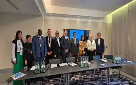 وزير الصحة يعقد اجتماعاً مع رئيس مكتب أفريقيا لمجموعة ميرك لتعزيز التعاون والشراكة