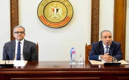 وزير الخارجية يرحب بالعناني بعد انتخابه مديرا عاما لليونسكو