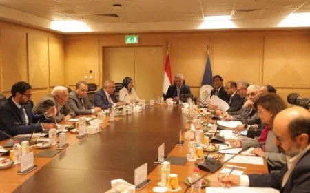 وزير السياحة والآثار يعقد اجتماعاً مع مجلس إدارة هيئة المتحف القومي للحضارة لتعزيز السياحة الثقافية