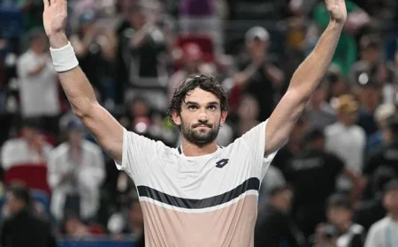 فاشيرو يحقق إنجازًا تاريخيًا بفوزه بلقب بطولة شنغهاي لتنس الأساتذة