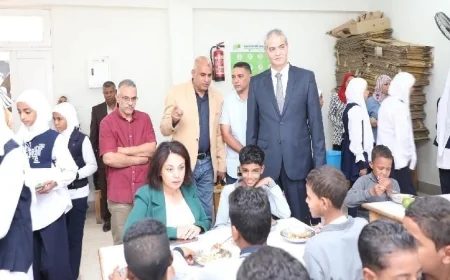 نائبة محافظ البحر الأحمر تقوم بزيارة ميدانية لمطبخ بنك الطعام ومدارس سفاجا لتعزيز دعم المجتمع