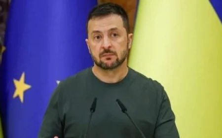 وزير الإعلام اليمني يكشف عن إحباط عملية تهريب مكونات الطائرات المسيرة للحوثيين