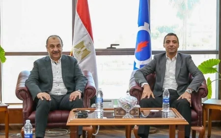 وزير الأعمال يبحث تعزيز التعاون والتنمية الصناعية والسياحية مع محافظ السويس