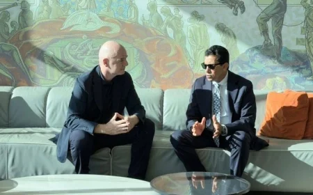 صبحي يلتقي إنفانتينو خلال مؤتمر السلام في شرم الشيخ لتعزيز التعاون الرياضي