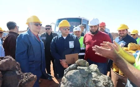 محافظ الجيزة يزور مناجم الحديد والصلب في الواحات البحرية لتعزيز الإنتاج وتحسين الجودة