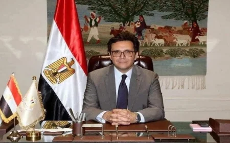 وزير الثقافة يوجه رسالة حب وسلام من أرض الفيروز إلى أطفال غزة