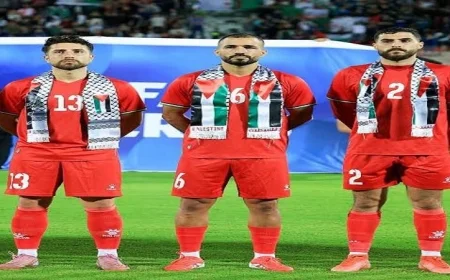 فلسطين تحقق انتصاراً مثيراً على الجزائر في عقر دارها بهدف زيد قنبر في ملعب 19 ماي 1956