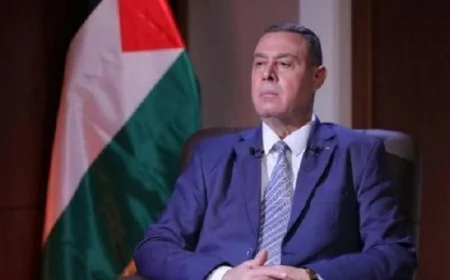سفير فلسطين بالقاهرة يؤكد أهمية الدور المصري في إنهاء الحرب وحماية سكان غزة من التهجير