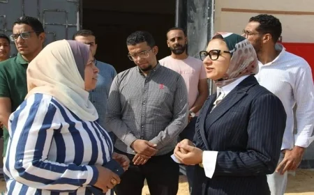 نائبة الوادي الجديد تراقب تقدم إنشاء المجمع الحرفي في المنطقة الصناعية بالخارج