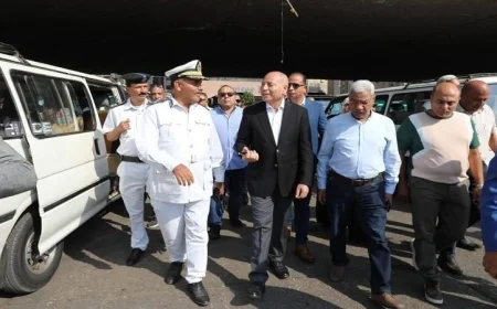 محافظ القاهرة يقوم بجولة تفقدية لمواقف النقل الجماعي في أحياء العاصمة