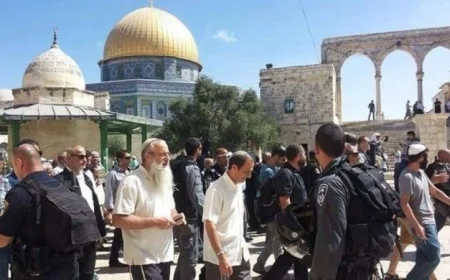 وزير الأمن القومي الإسرائيلي يقود اقتحام المستوطنين إلى المسجد الأقصى في تصعيد مستمر