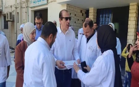 نائب وزير الصحة يعزز تطوير الخدمات الطبية في الفيوم للمواطنين