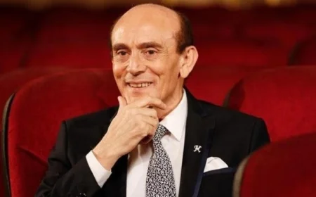 اتحاد المبدعين العرب يكرم الفنان محمد صبحي بالحصول على وسام التفرد