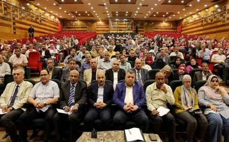 محافظ المنيا يناقش التحديات التعليمية في اجتماع مع الإدارات المدرسية