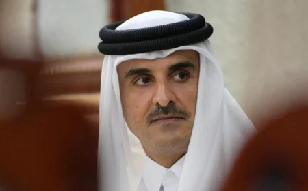 أمير قطر يهنئ منتخب بلاده بعد التأهل التاريخي إلى مونديال 2026