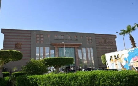 وزير الثقافة ومحافظ السويس يزوران قصر ثقافة السويس لمتابعة أعمال تطويره