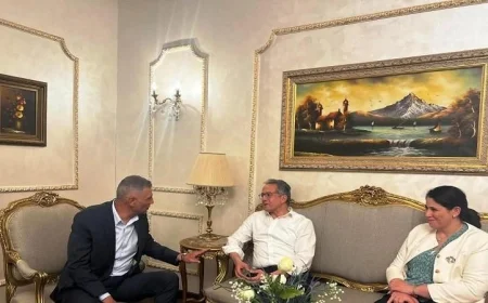 محافظ أسوان يتباحث مع المدير العام لليونسكو ونائب رئيس مفوضية الاتحاد الأفريقي لتعزيز التعاون الثقافي والتنمية