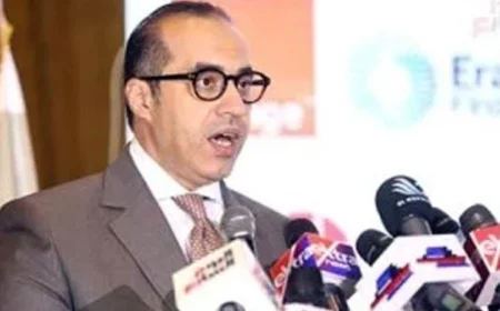 فوزي يؤكد أهمية الإعلام كدعامة أساسية لتعزيز الديمقراطية والوعي المجتمعي