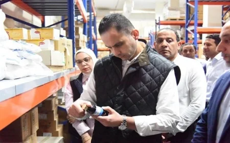 نائب وزير الصحة يقوم بجولة تفقدية في مخازن الأدوية والمستلزمات الطبية بشمال سيناء