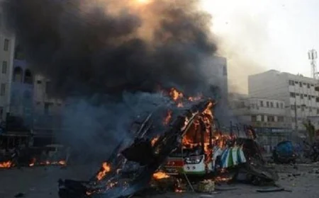 مصرع 10 أفراد في حريق ضخم بناقلة نفط تحت الإصلاح بإندونيسيا