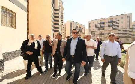 وزير الإسكان يقوم بجولة تفقدية لوحدات مبادرة سكن لكل المصريين في مدينة العاشر من رمضان