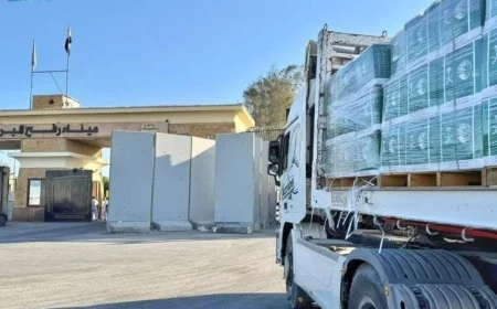 وصلت مساعدات إغاثية جديدة من السعودية عبر منفذ رفح إلى كرم أبوسالم لتعزيز دعم المتضررين