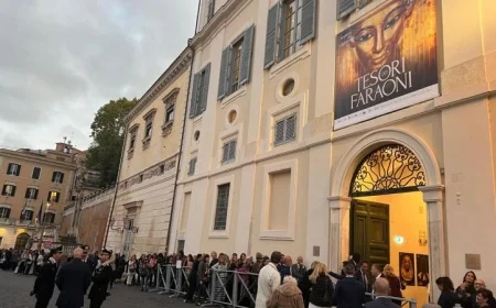 توافد آلاف الزوار على معرض كنوز الفراعنة في روما بعد افتتاحه للجمهور