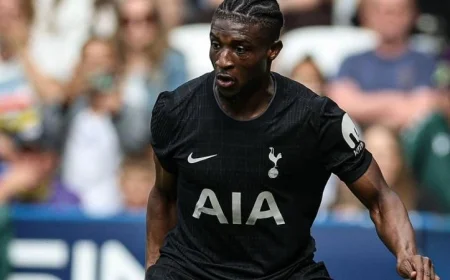 قدوس يتألق في أوروبا ويجعل كبار المدافعين يشعرون بالقلق بمهاراته الاستثنائية مع توتنهام