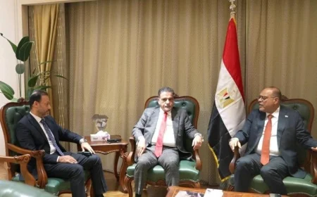 وزير العمل يناقش مع غرفة تجارة وصناعة قطر سبل تعزيز التعاون الاقتصادي