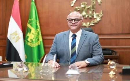 محافظ القليوبية يراقب تفاصيل حادث طالبات كفر شكر ويشدد على التنسيق بين التعليم والصحة