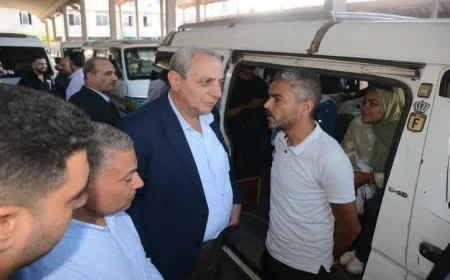 محافظ الغربية يتواجد بين المواطنين لمراقبة انضباط حركة النقل والالتزام بالتعريفة المتفق عليها