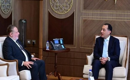 رئيس الوزراء يعزز التعاون بين الحكومة والبنك المركزي في مجال السياسات المالية والنقدية