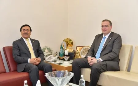 رئيس التنظيم والإدارة يبحث تعزيز التعاون مع مدير المنظمة العربية الإدارية