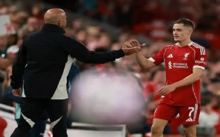 أرني سلوت يدعو لمنح فلوريان فيرتز الوقت اللازم للتكيف بعد عدم حظه