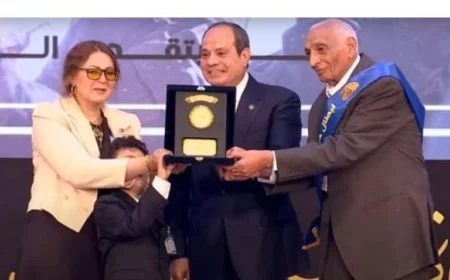 الرئيس السيسي يحتفي بأبطال حرب أكتوبر في الندوة التثقيفية الـ42