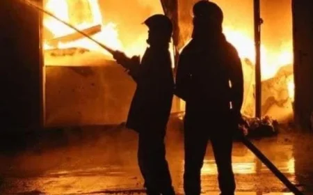 تعليق الرحلات الجوية من مطار دكا في بنجلاديش بسبب اندلاع حريق في منطقة الشحن